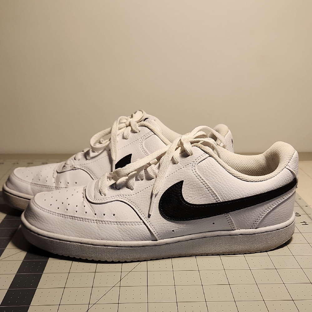 Nike White and Black Leather Sneakers